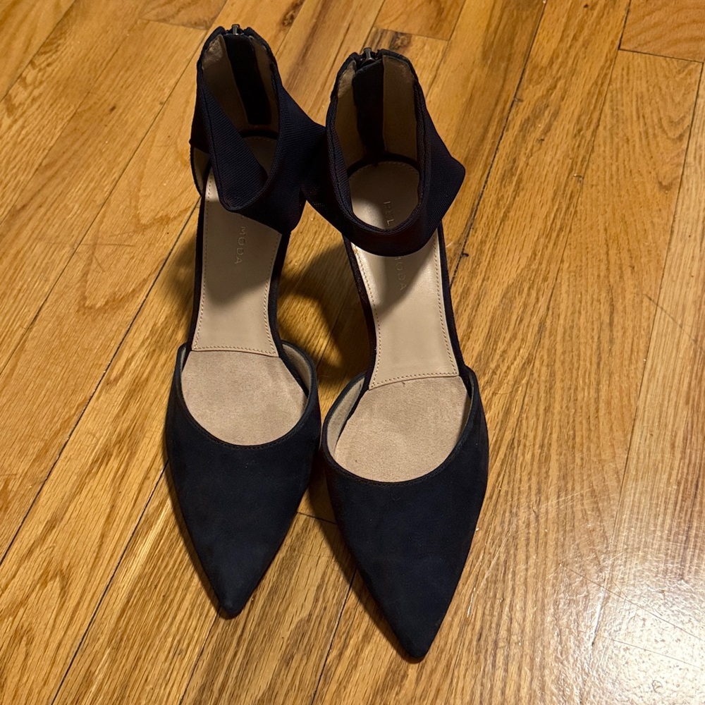 Pelle Moda Elegant navy Ankle Strap kitten heels - Picture 3 of 5